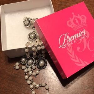 Premier Design Prim pearl necklace